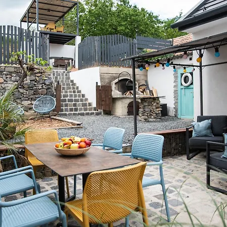 Veled Teljes Vendeghaz Badacsony بيت للعطل *