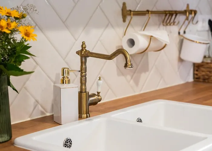 Veled Teljes Vendeghaz Badacsony * باداتشونيتوماي